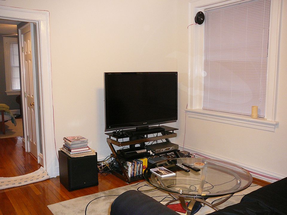 2nd image of 21 S Boulevard APT 2