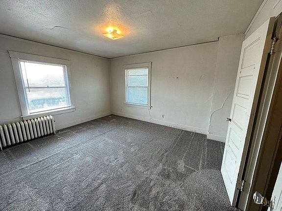 4th image of 2917 West St #598166096