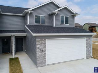 5050 W Hillsboro Dr, Lincoln, NE 68528