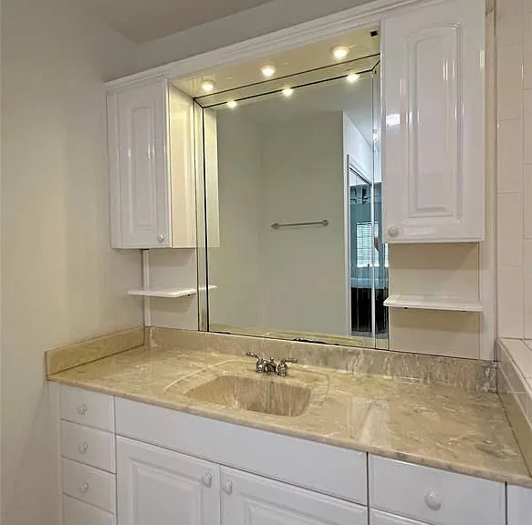 6485 Bay Club Dr #2 — Photo 1
