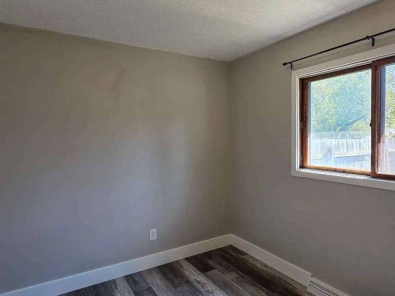 904 Coolidge St — Photo 10