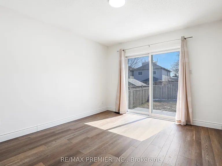 45 Roughley St #UPPER — Photo 20
