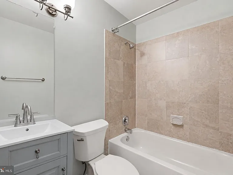 1413 11th St NW #A — Photo 12