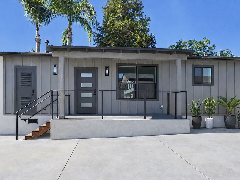 1447 Olive Ave #2 — Photo 35