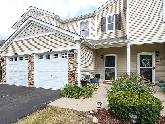 2nd image of 2227 Flagstone Ln