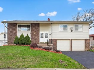 1432 James Way, Elk Grove Village, IL
