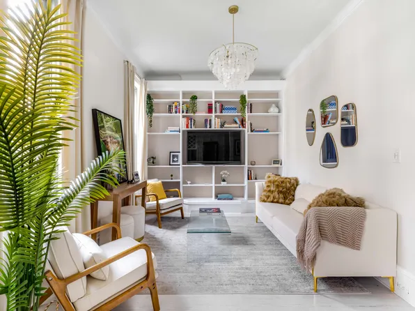 231 West 21st Street image 1 of 11