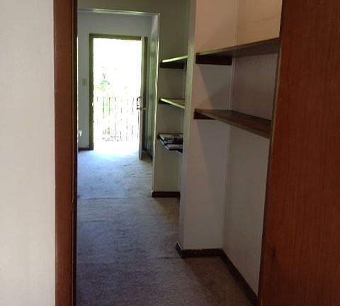 BV Hallway and shelves