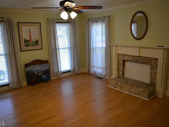 5th image of 225 Dogwood Trail Dr