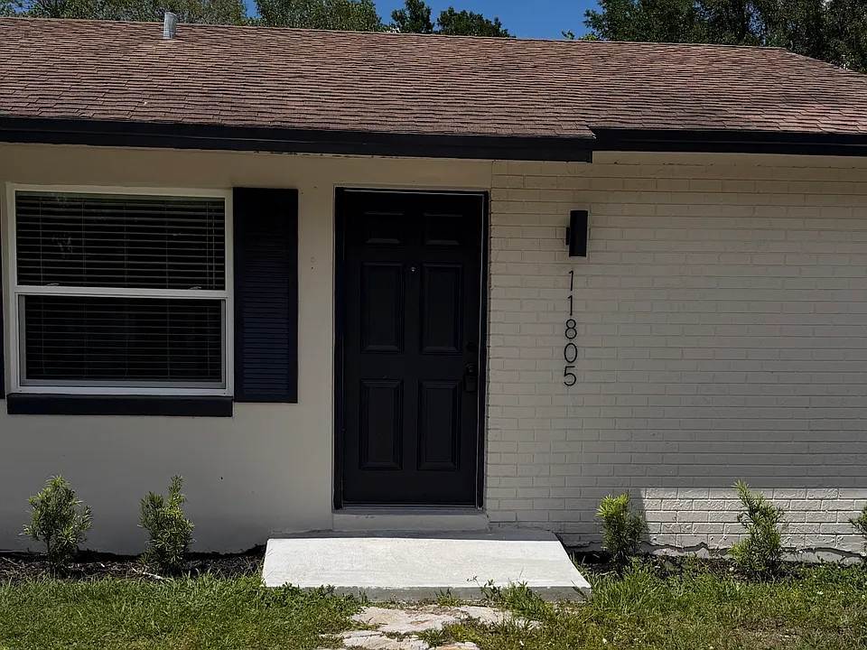 11805 Alafaya Woods Ct #11805