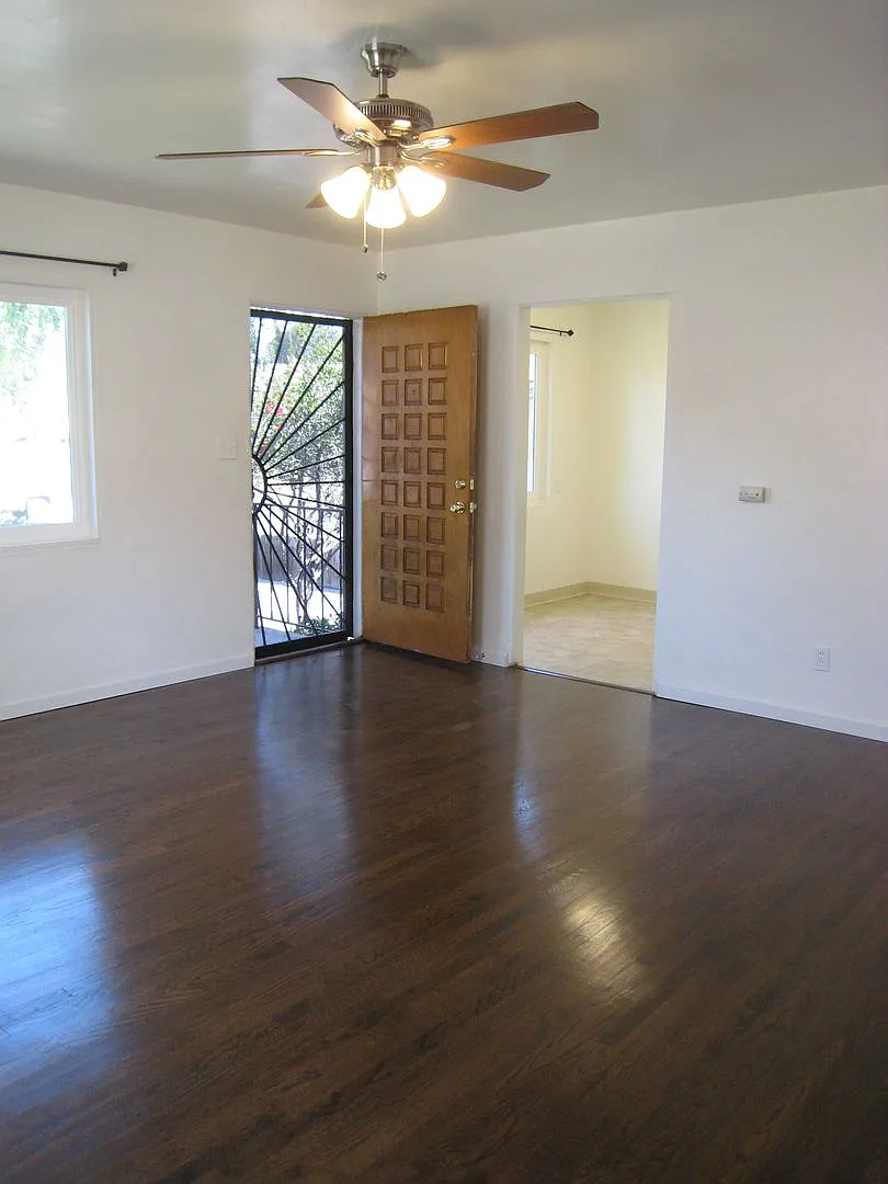Building Photo - 4808-4814 Parks Ave