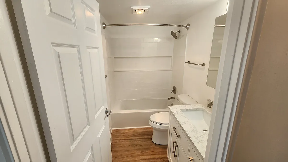 Bath - 1510 N 18th St #3