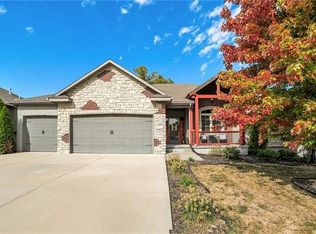 717 SE Bluebird St, Blue Springs, MO 64014