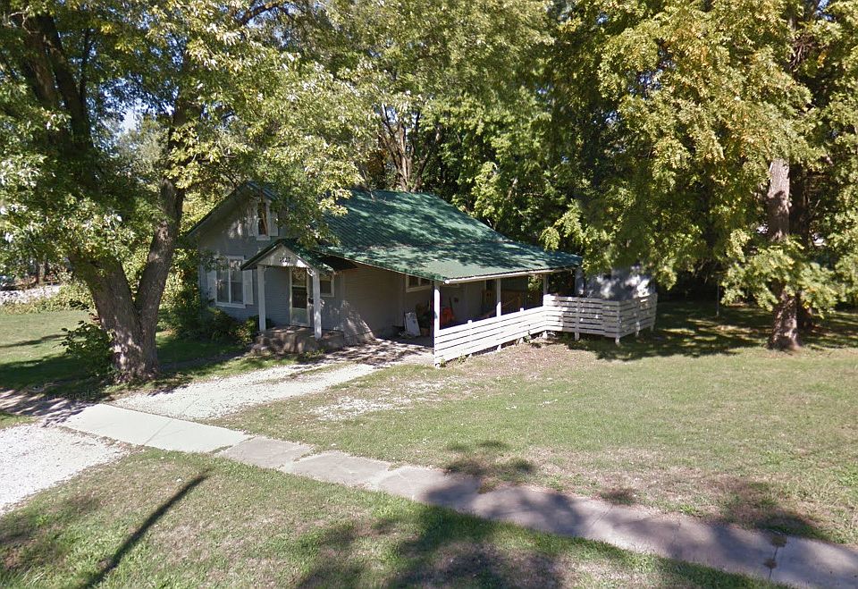 1st image of 1127 1st St