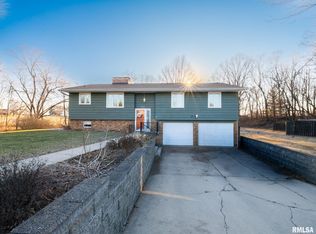 103 Edgebrook Ct, Washburn, IL 61570