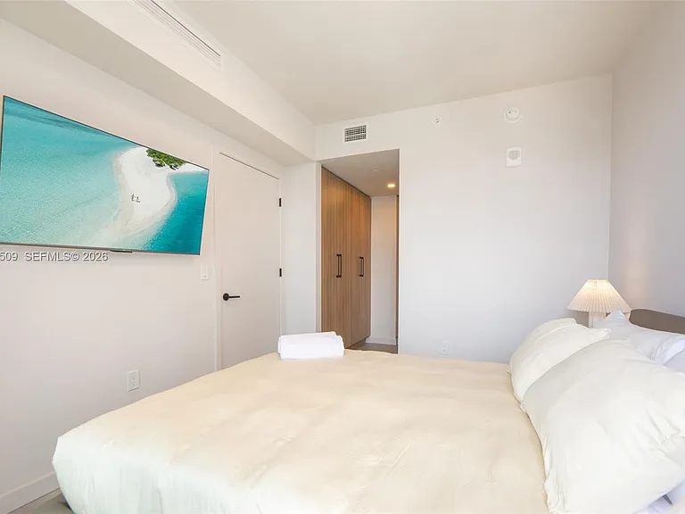 121 NE 5th St #3102 — Photo 12