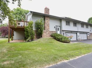 3571 Avon Dr, Woodbury, MN 55125