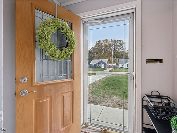 2nd image of 24152 Hedgewood Ave