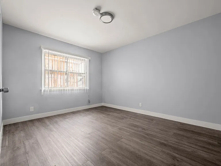 4108-4106 W Palmwood Dr — Photo 36