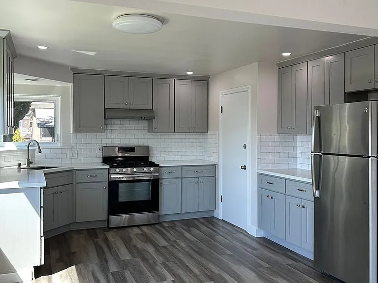 6023 35th Ave SW — Photo 3