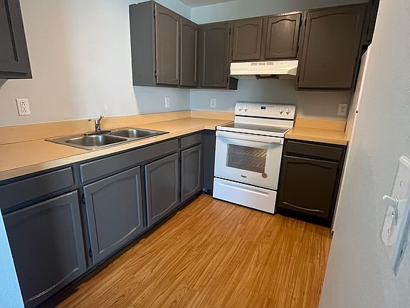 2nd image of 326 Stratford Way #11592589