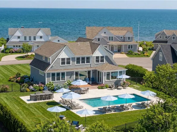1048 Ocean Rd, Narragansett, RI 02882
