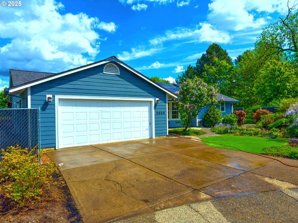 3880 SW 194th Pl, Beaverton, OR 97078