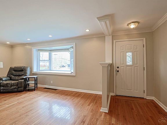 5th image of 12 Gumbert Dr