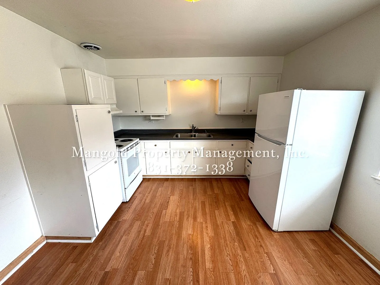 Charming 3-Bed, 2-Bath Home on a Cul-de-Sac with a Spacious Backyard! — Photo 3