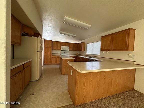 2nd image of 18300 Alderwood Ct