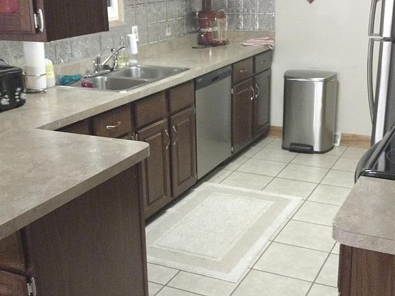 4th image of 3829 Holly Ave