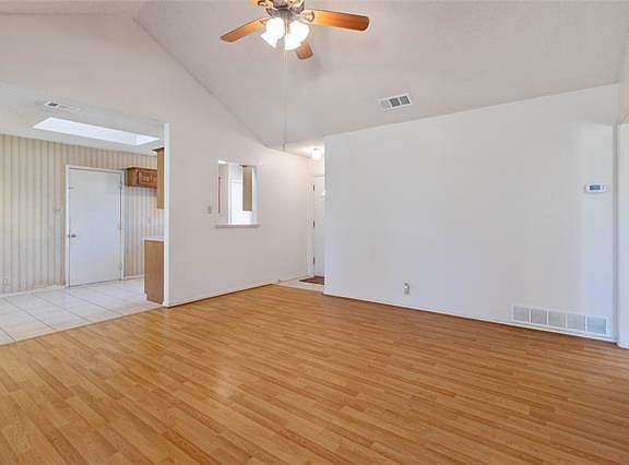 5th image of 1305 Northview Dr