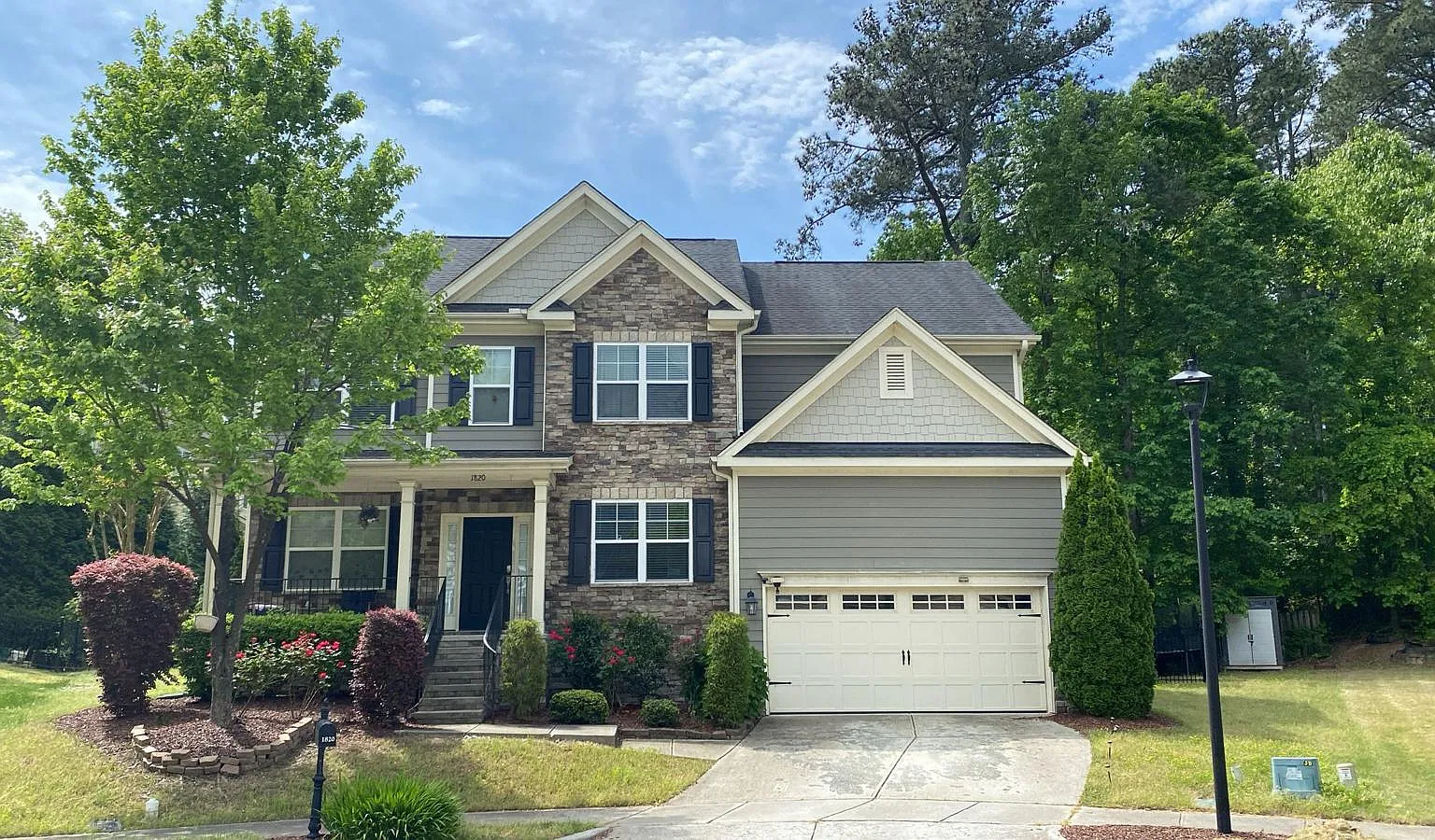 5 bed, 2915 sqft, $3,200 — Photo 1