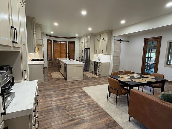 2nd image of 190 Maple Dr