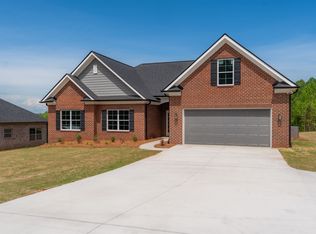 241 Carriage Gate Dr, Wellford, SC 29385