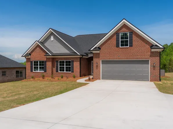 241 Carriage Gate Dr, Wellford, SC 29385