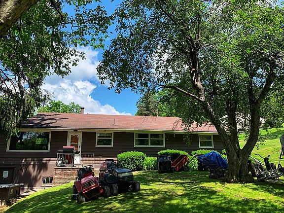 4th image of 9 Boyd Dr