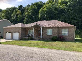 149 Stoney Brook Dr, Van Lear, KY 41265