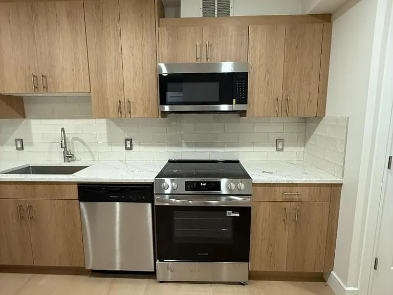 627 Valley Rd #F — Photo 4