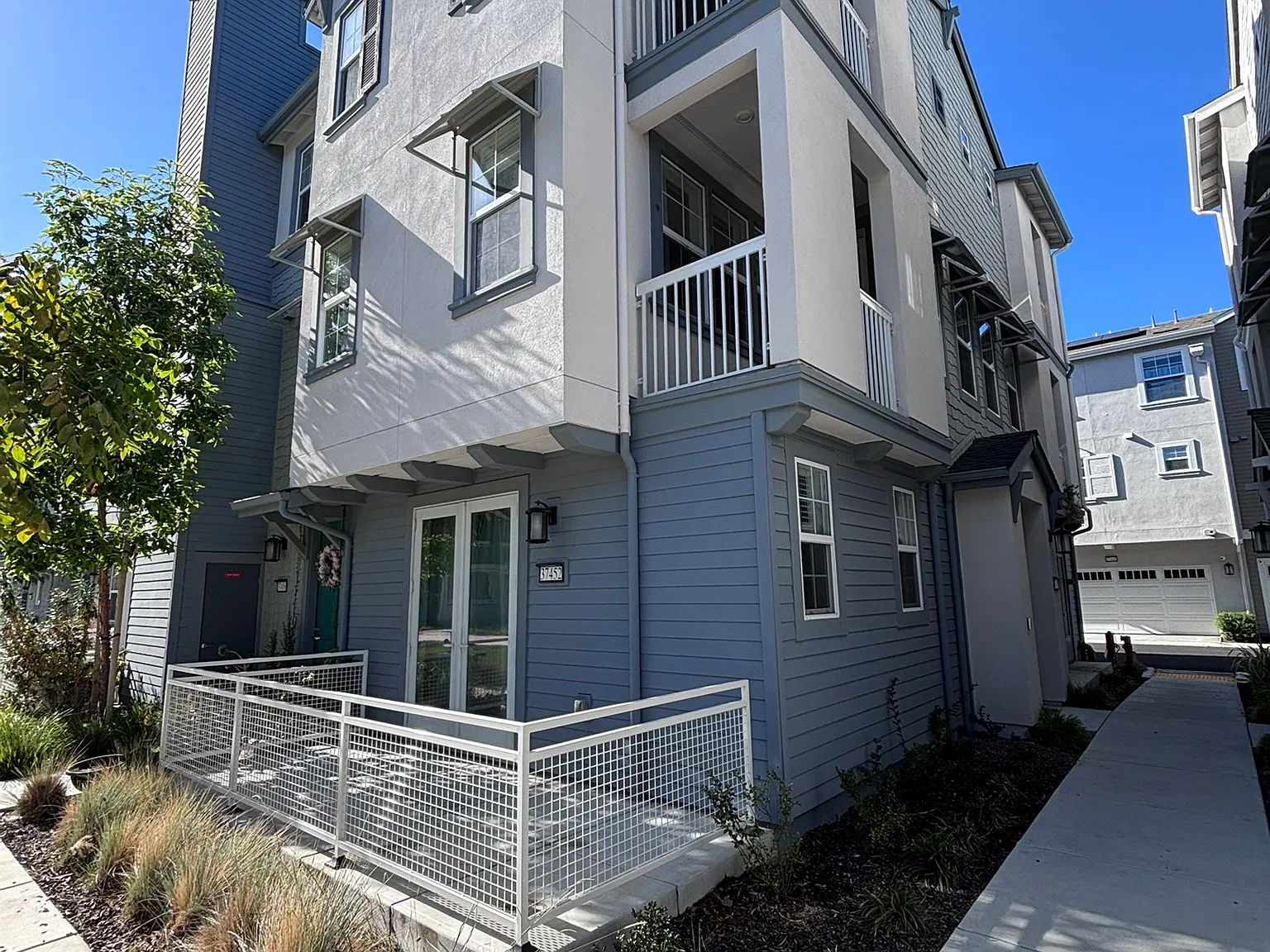 3 bed, 1682 sqft, $4,350 — Photo 1