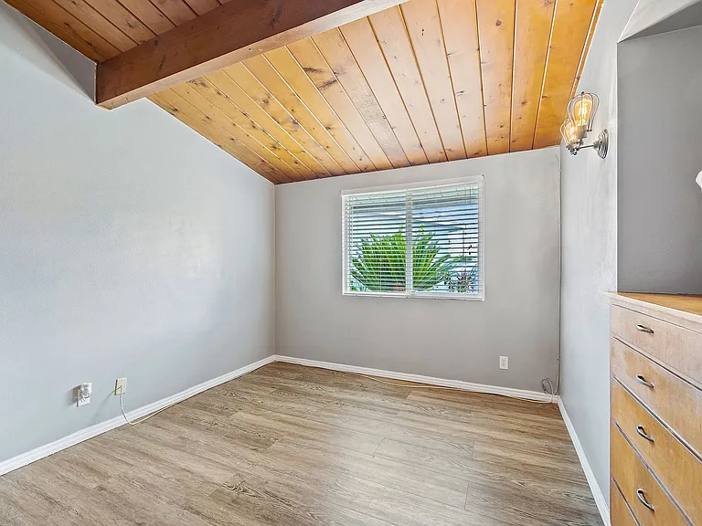 650 Mardina Way — Photo 11