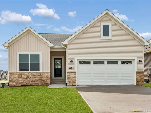 781 Chamberlin Ln, North Liberty, IA 52317