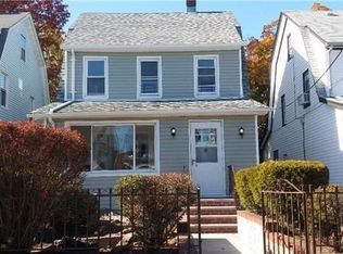 119 Ave 189 St, St Albans, NY 11412