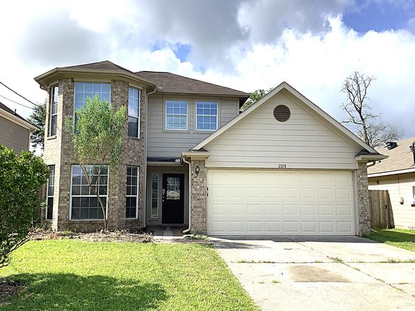 2218 Shady Pine Dr
