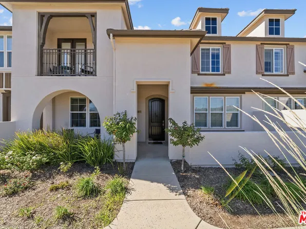 28614 Pietro Dr, Valencia, CA 91354