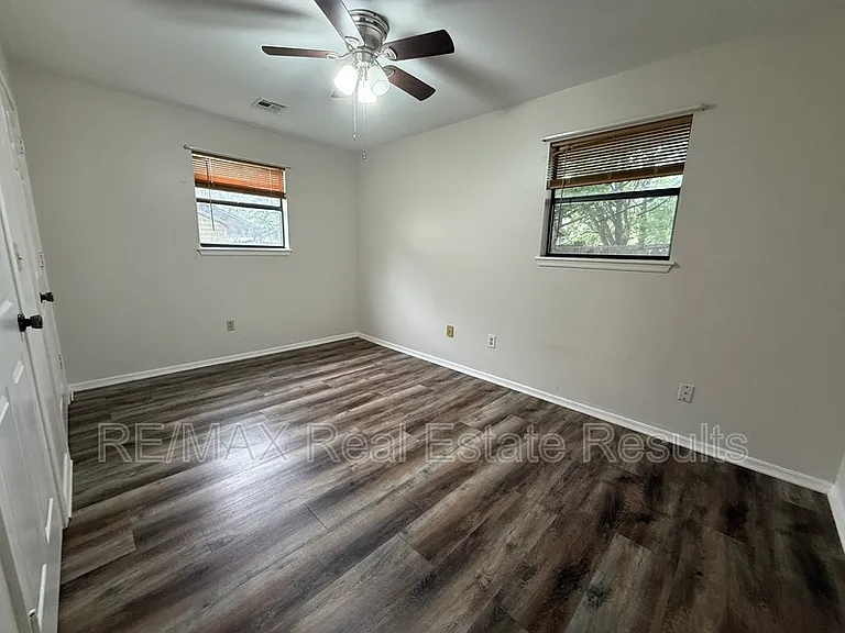 1206 Whipporwill Ln #B — Photo 9