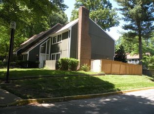 1450 Greenmont Ct, Reston, VA 20190