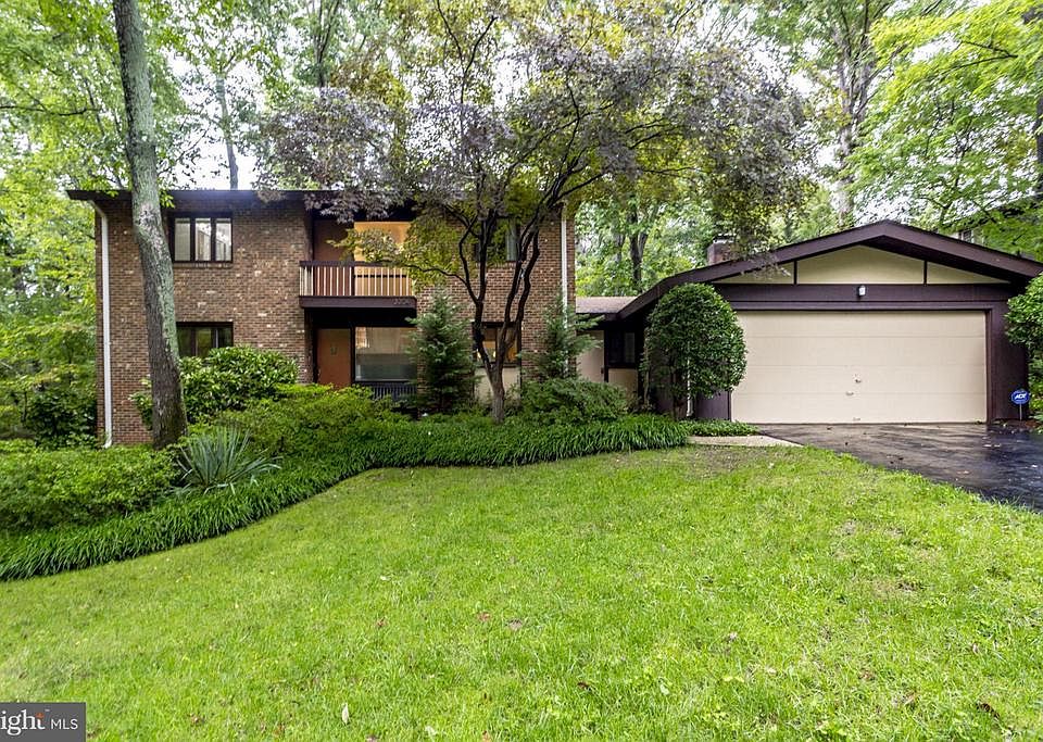 1st image of 3204 Cunningham Dr
