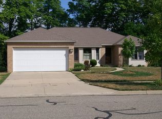 1461 Maplewood Dr, Saline, MI 48176