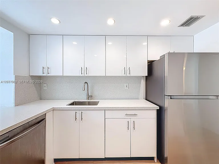 17560 Atlantic Blvd #501 — Photo 19